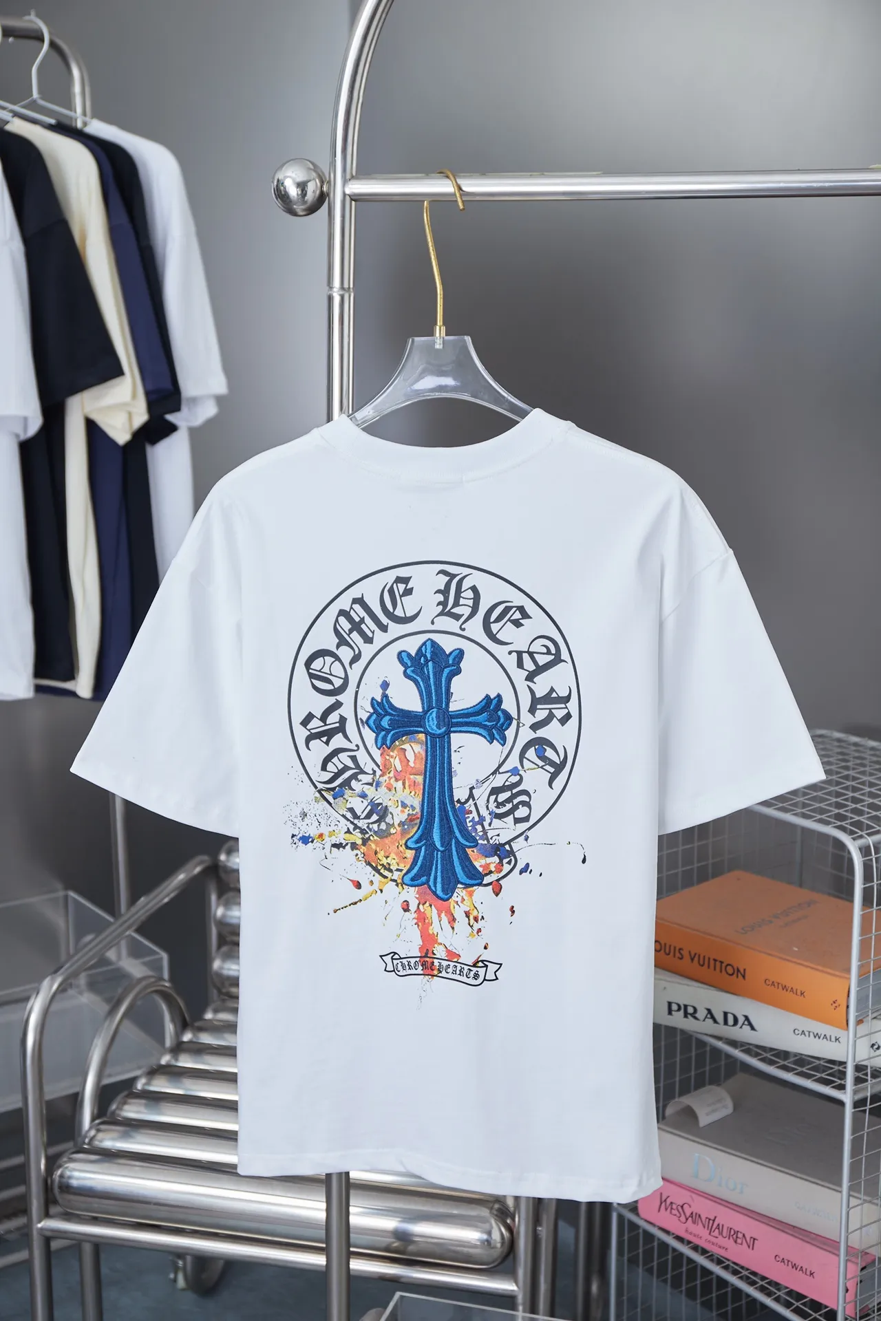 🅿️200 Ch*ome Hearte 25SS early spring new style Contrast color embroidery Crow heart cross short sleeve Light luxury essential item for daily commuting for men and women Correct version Welcome to compare Detailed features · 320g 100% pure cotton double yarn jersey fabric · Custom dyed in the same cylinder, special thickened 32 pieces double-strand 1X1 thread · Imported Tajima machine embroidery tatami embroidery · Digital direct printing logo pattern · Double-needle stitching and cross-seam technology · Original main mark, washed tag, brand moisture-proof paper packaging Color: black/white/pink Size: S/M/L/XL